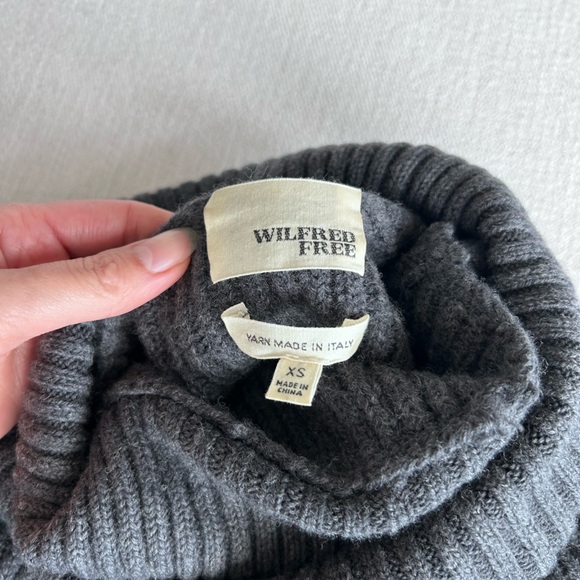 Aritzia Wilfred Free Lin Wool Sweater in Dark Grey - Picture 2 of 5